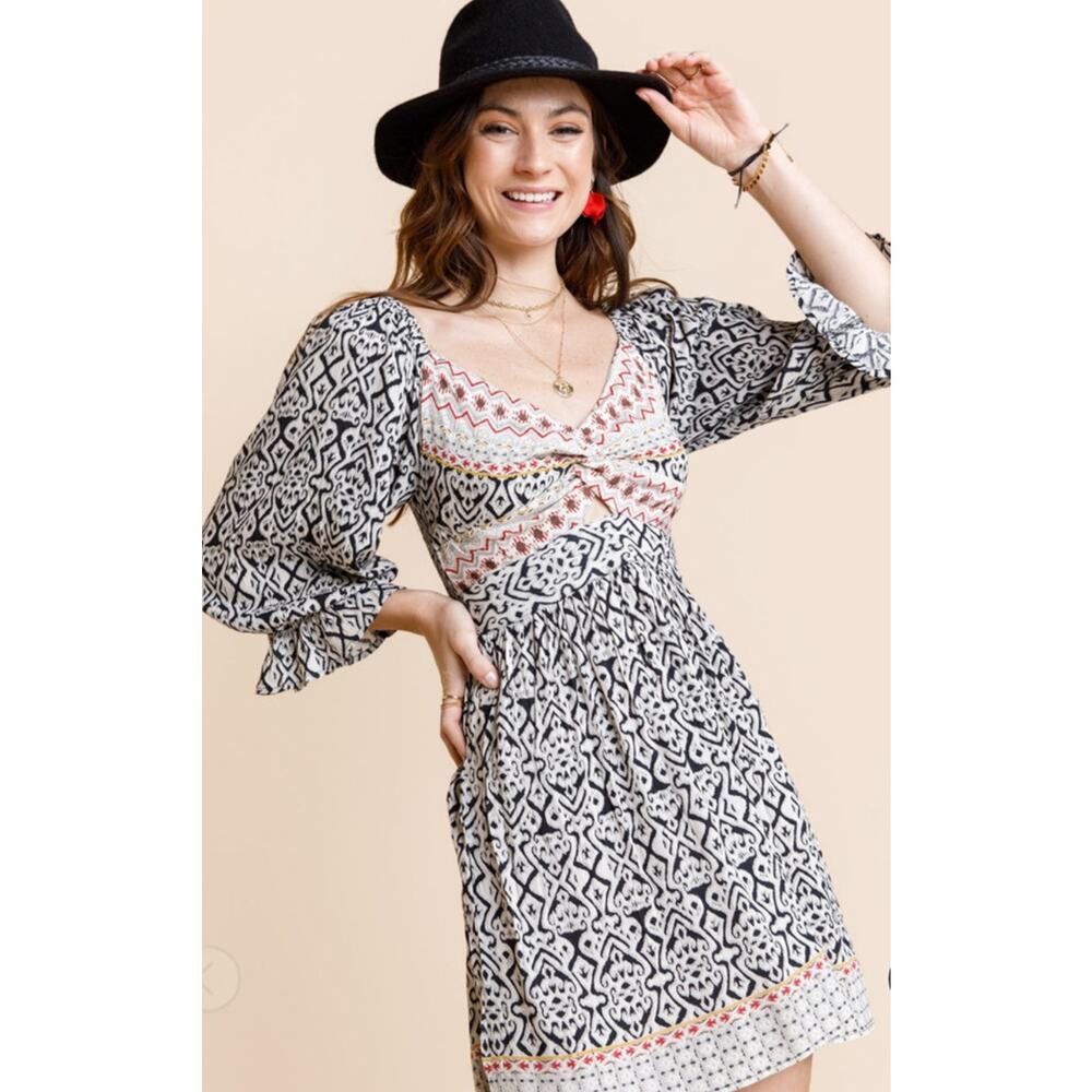 Nostalgia Women's Dress Size M Black IKAT Print Open Twist Front Smocked